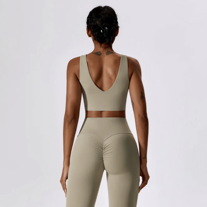 Back view of the Natalia booty lifting matching workout set from Vibras Activewear.